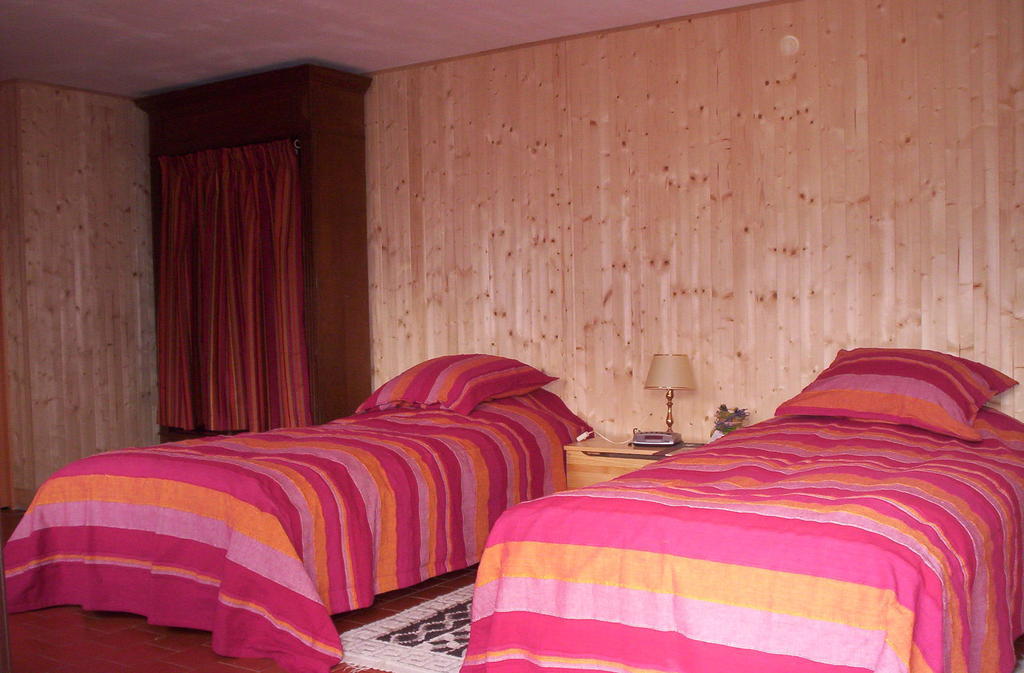 Manoir Du Val Harangt Bed & Breakfast Mardilly Eksteriør bilde